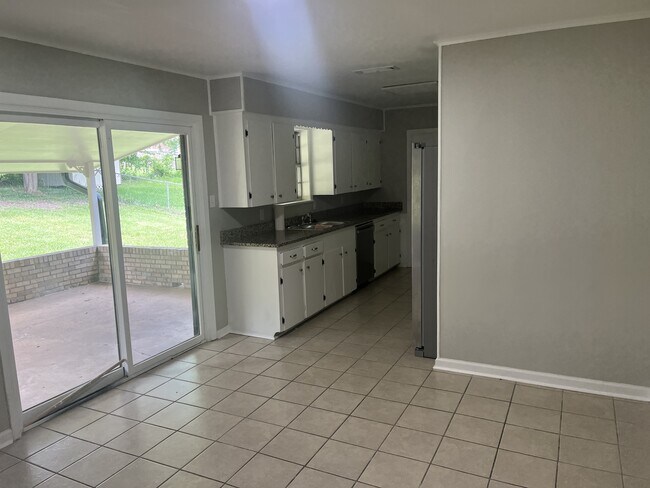 Foto del edificio - 2623 Chelsea Dr