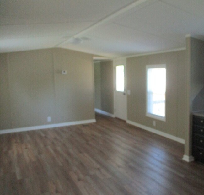 Foto del edificio - 24671 Ridgecrest Rd