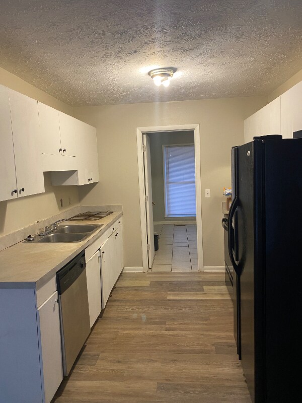 Foto del edificio - 6809 Kingsgate Dr