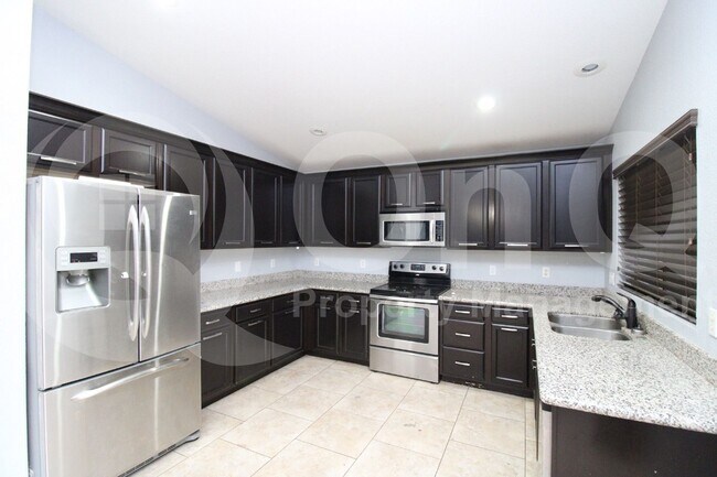 Foto del edificio - 1092 W Vaughn Ave