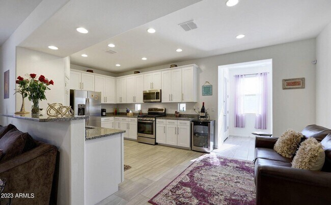 Building Photo - 20839 W Elm Way