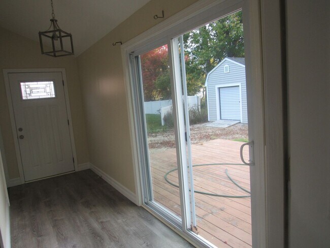 Foto del edificio - Charming Apartment in Commuter Friendly Sa...