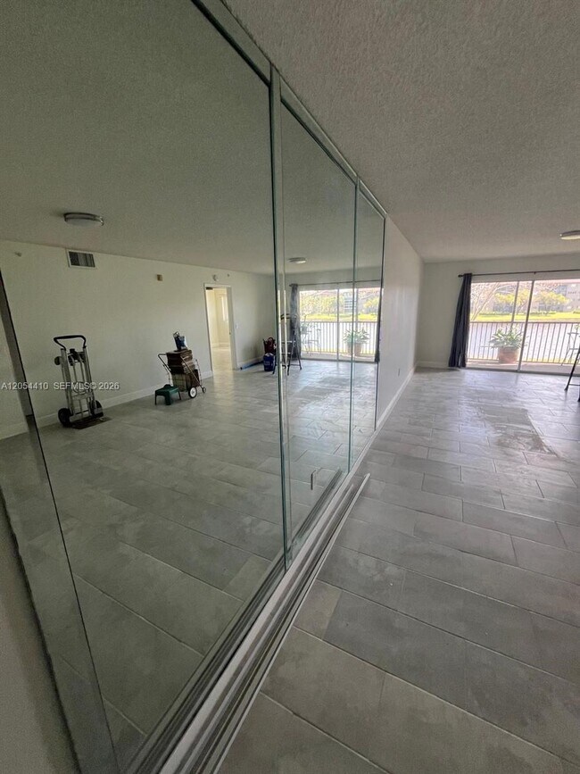 Foto del edificio - 1351 SW 141st Ave