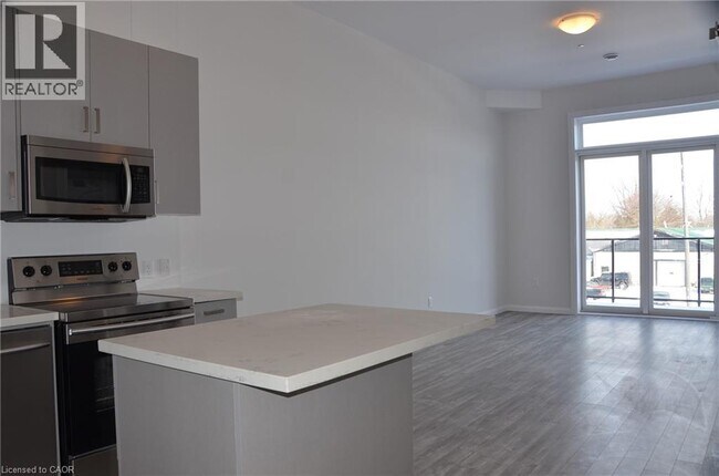 Photo du bâtiment - 85B MORRELL Street Unit# 226