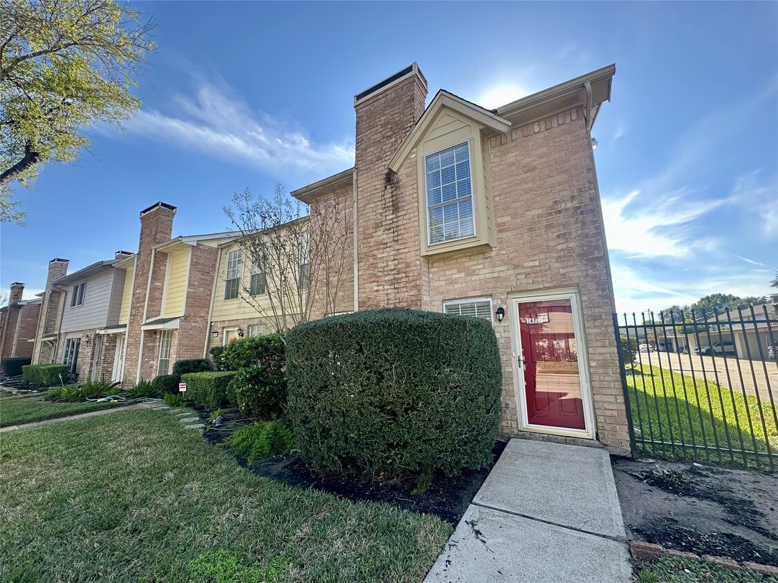 Photo - 14771 Perthshire Rd (Houston, TX)