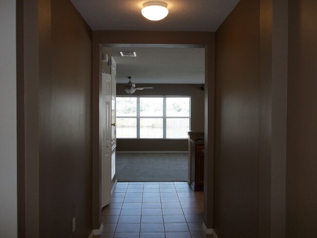 Building Photo - 1745 Strathmore Cir