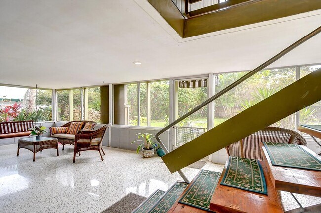 Building Photo - Live in this Midcentury Modern beauty!