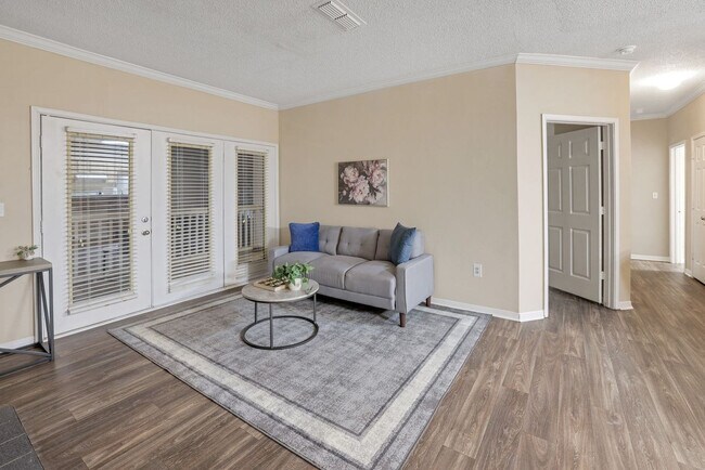Foto del edificio - 1701 Wildwood Crossings Dr