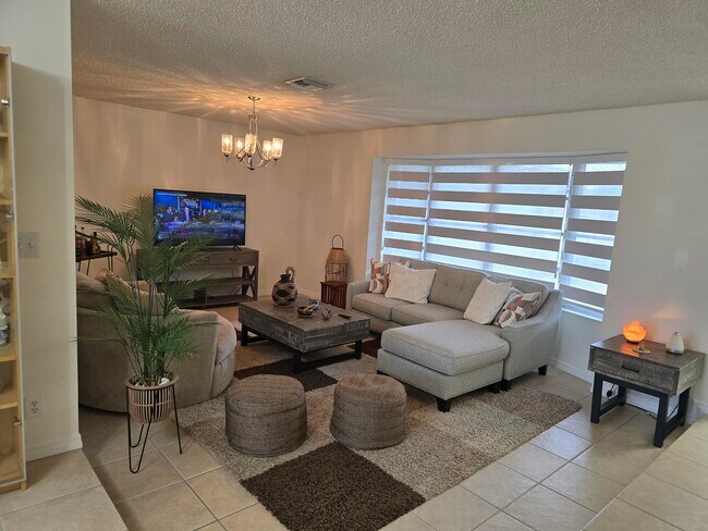 Foto del edificio - 939 Hibiscus Dr