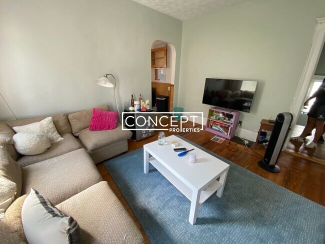 Foto del edificio - 70 Ossipee Rd