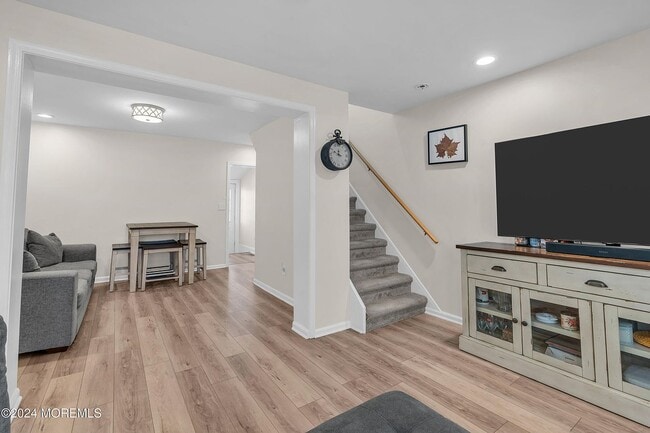 Building Photo - 28 Morford Pl