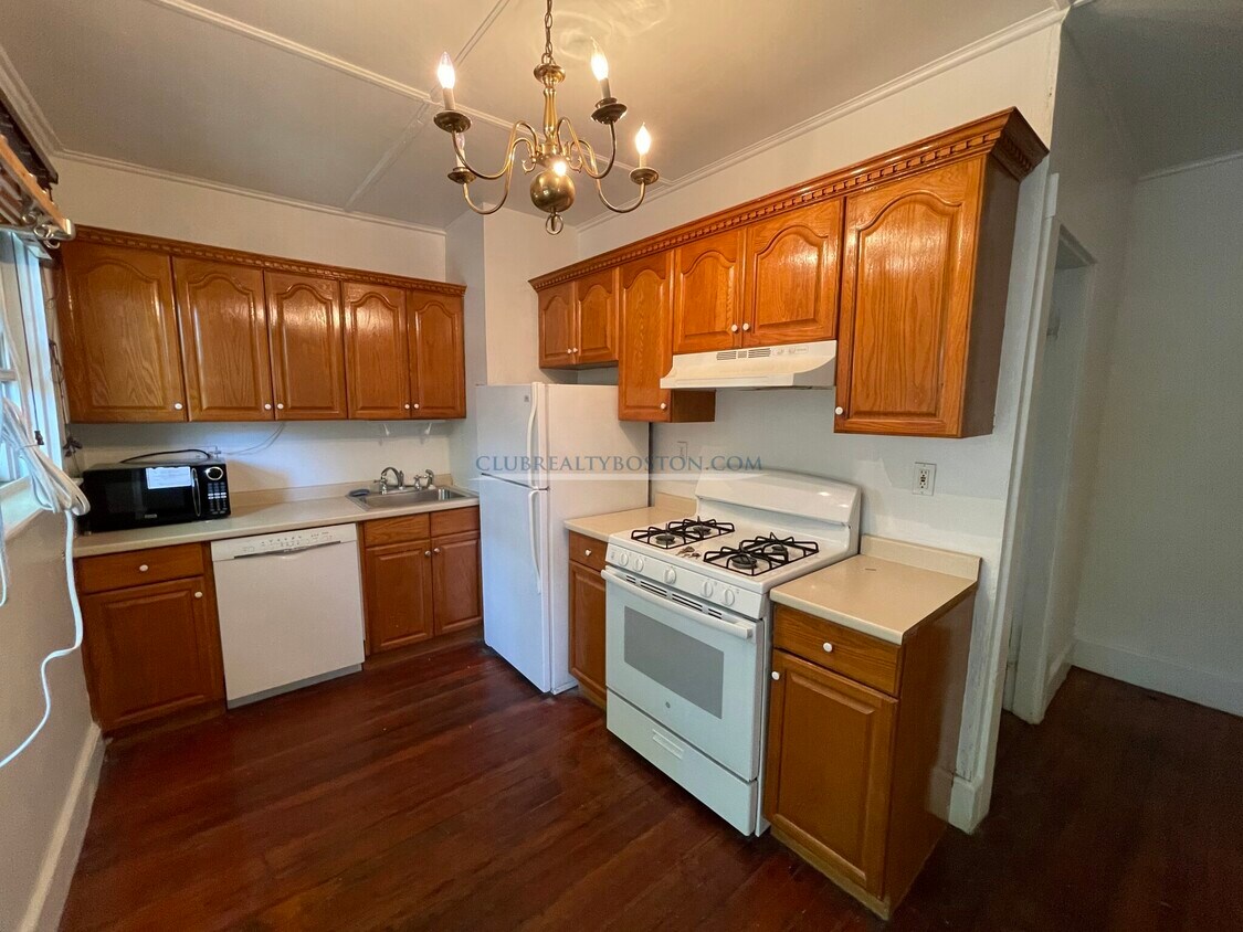 Primary Photo - 25 Bigelow St