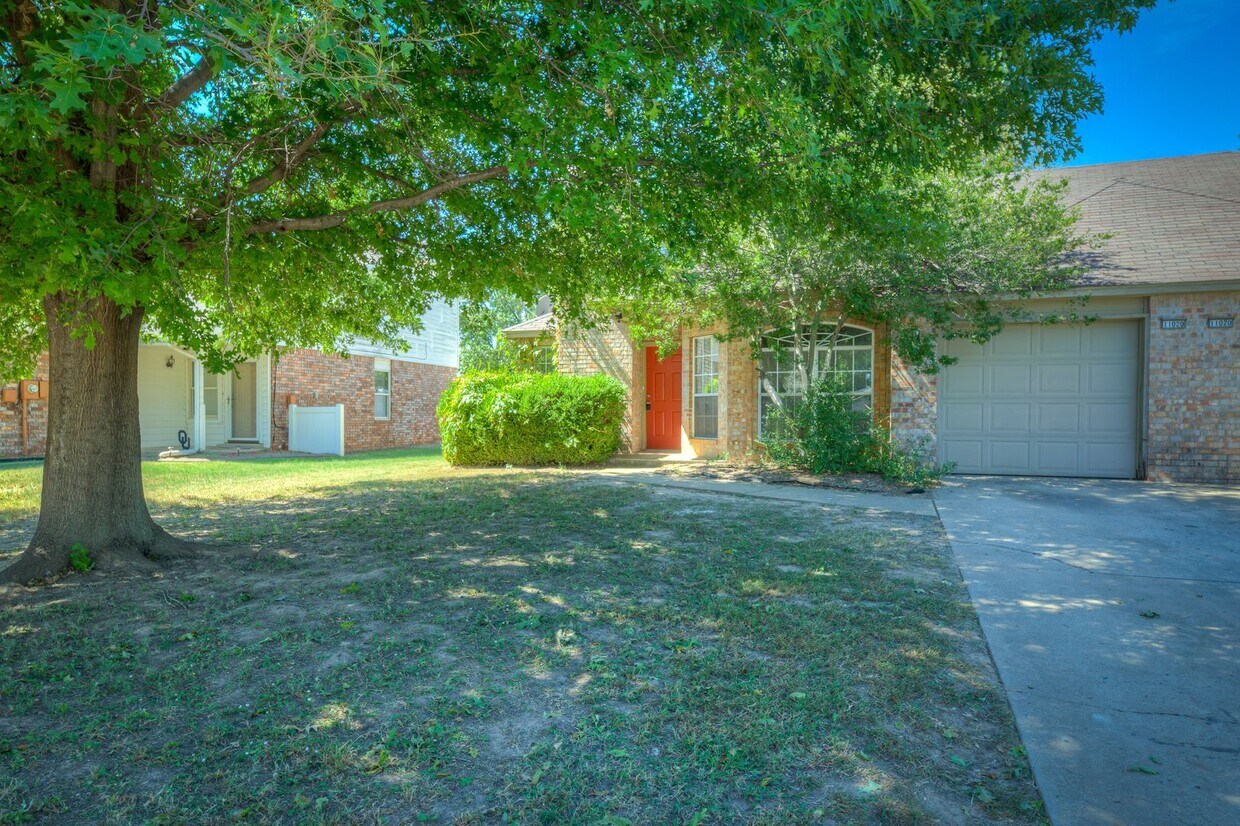 Primary Photo - FOR LEASE | Bixby Schools | 3 bed 2 bath -...