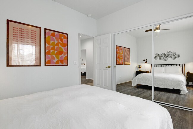 Building Photo - 2005 E Racquet Club Rd