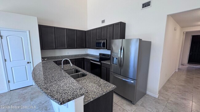 Foto del edificio - 759 Simeon Dr