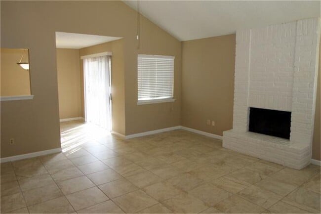 Building Photo - 4802 Maurita Dr