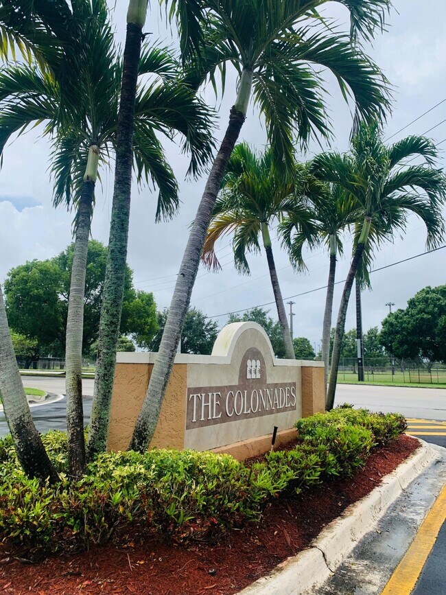 Foto del edificio - 832 NW 92nd Ave