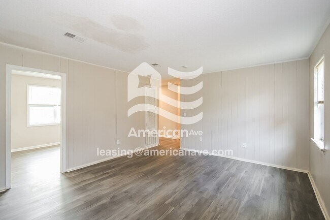 Building Photo - 2227 Cassell St