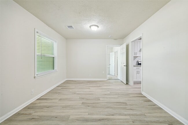 Foto del edificio - 2511 Evergreen Dr