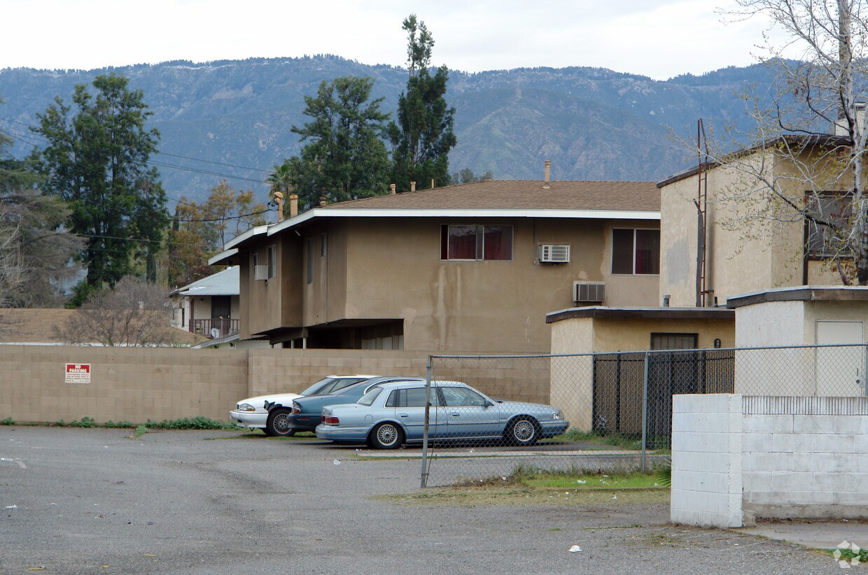 Foto del edificio - 1440 N Sepulveda Ave