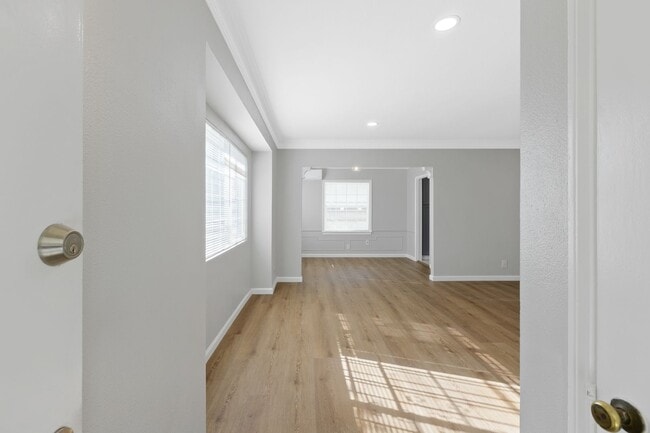 Building Photo - Charming 3-Bedroom Home in Cheviot Hills – Move-In Ready!