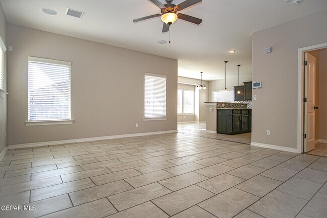 Foto del edificio - 13482 Bradford St