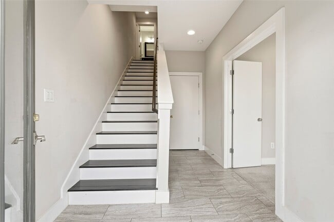 Building Photo - 1613 Milby St