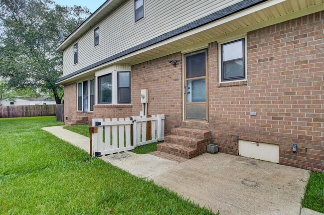 Building Photo - 8000 Eberly Ave