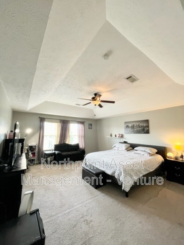 Building Photo - 7601 Mint Leaf Dr