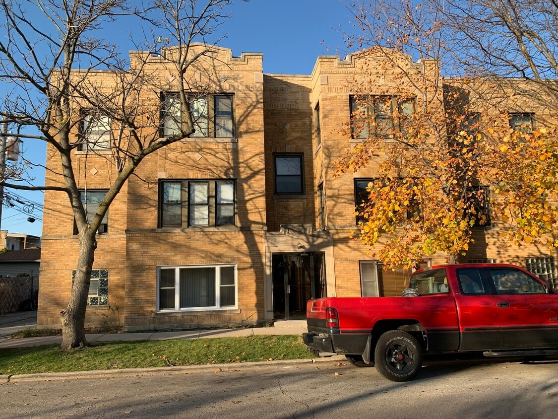 4038 W Ainslie St Unit 1, Chicago, IL 60630 Condo for Rent in Chicago