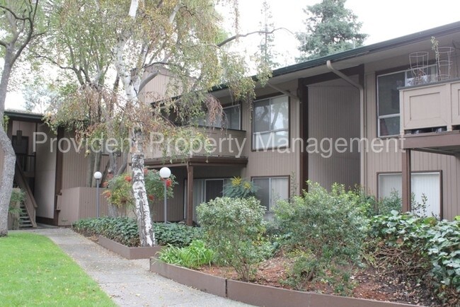 Building Photo - 121 Buckingham Dr