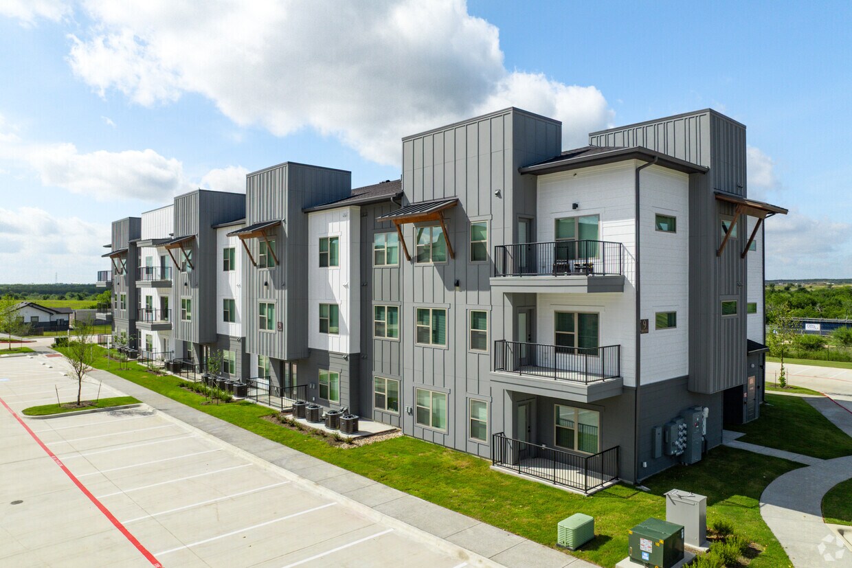 Foto principal - Enclave Creedmoor