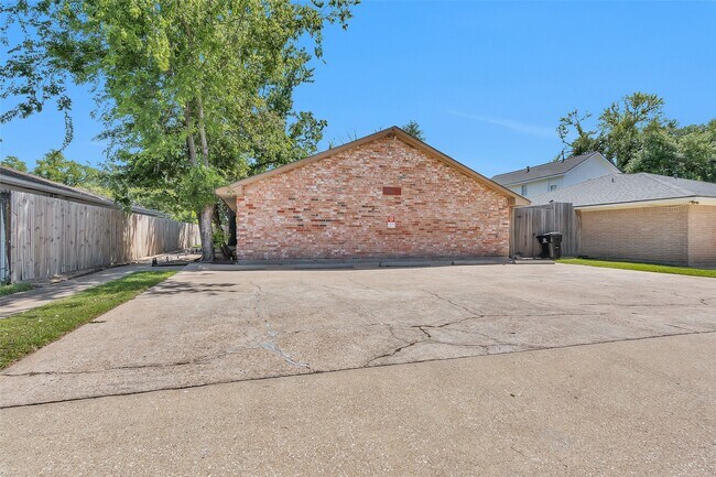 Foto del edificio - 4006 Blalock Rd