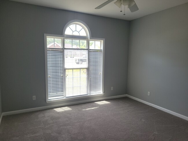 Building Photo - 3611 Castle Pines Ln