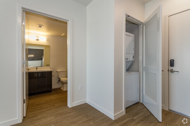 Estudio - 570 ft² - The Bridge District