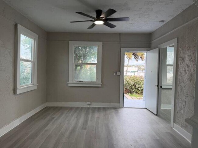 Foto del edificio - Charming 2-Bed, 1-Bath Home in San Diego (92102)
