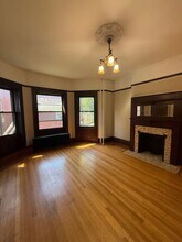 Building Photo - 409 Grand St