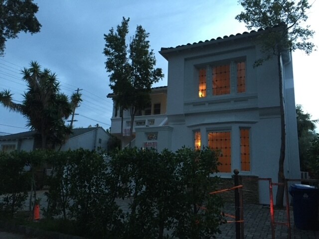 Foto del edificio - 1133 S La Peer Dr