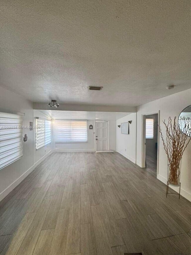 Foto del edificio - 18 NW 57th St