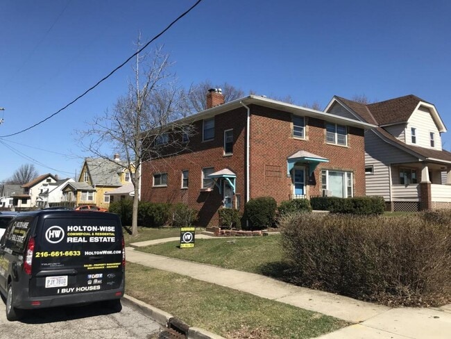 Building Photo - 23253 Ivan Avenue #Up