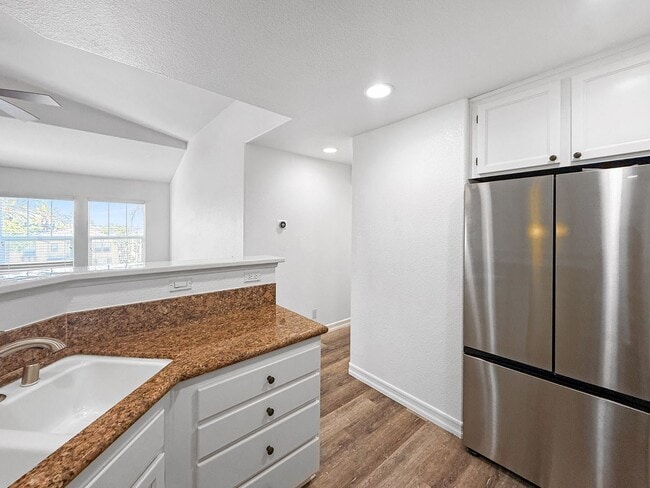 Building Photo - Charming 2BR/2BA Corner Unit in Otay Ranch!