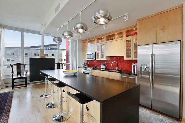 Building Photo - 901 S 2nd St