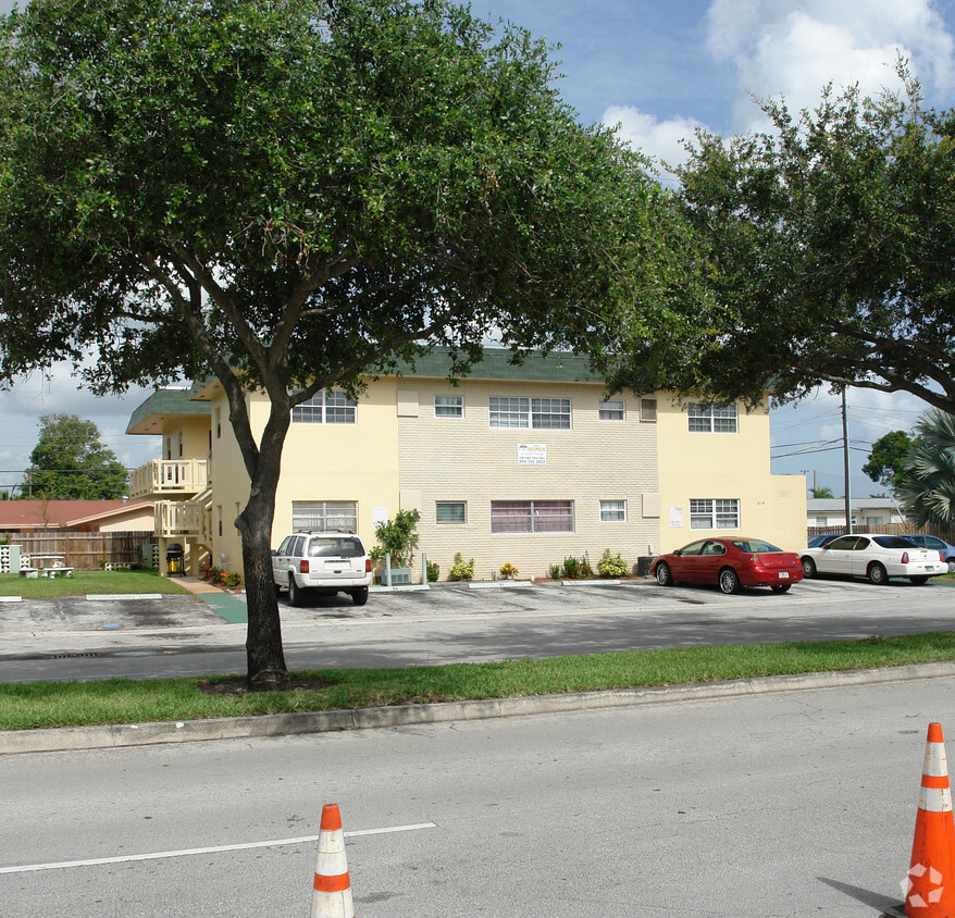 Primary Photo - Sunrise Garden Apartments