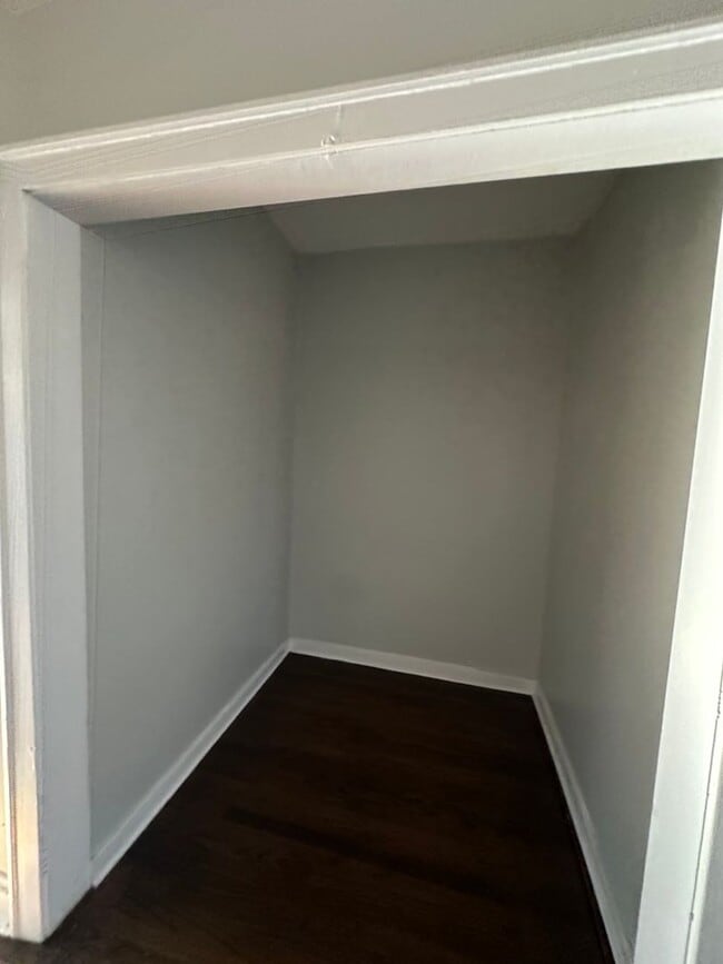 Building Photo - Cozy 1-Bedroom Apartment with Office Nook ...