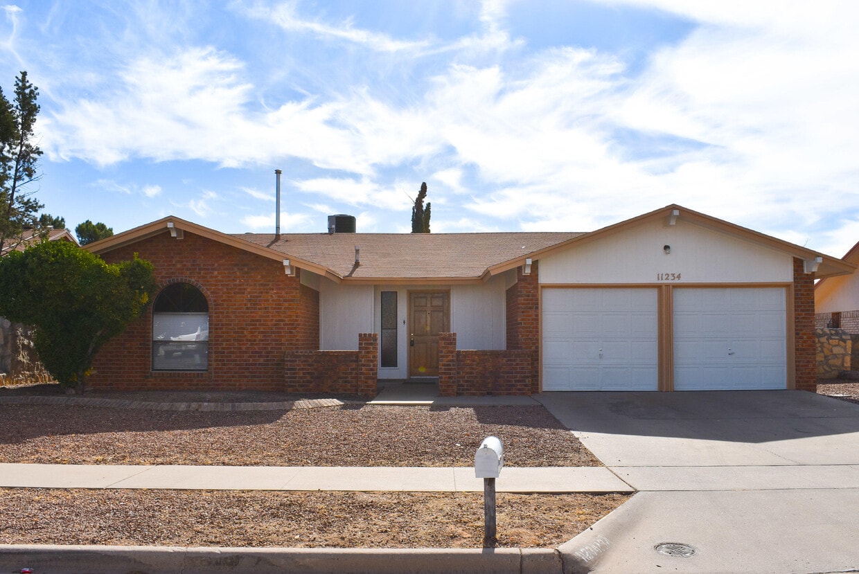 Primary Photo - 11234 Red Hawk Ln