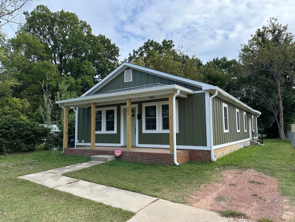 Foto principal - 804 Matheson Ave