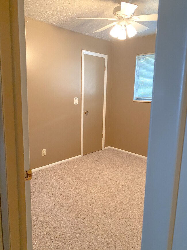 Foto del edificio - 700 N 700 E