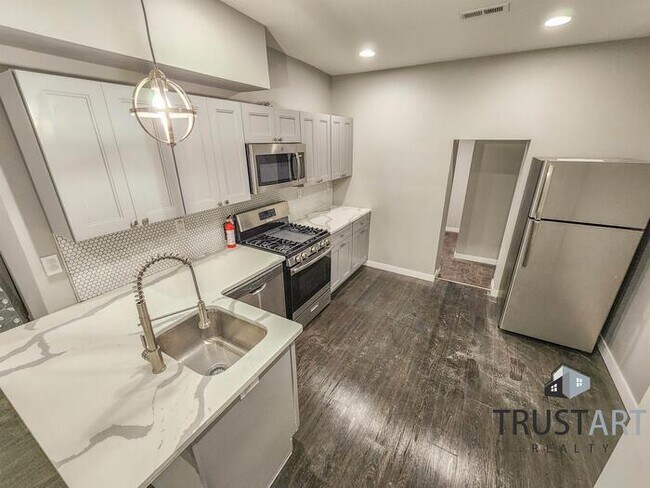 Building Photo - 3 bedroom house near Hunting Park Philadel...