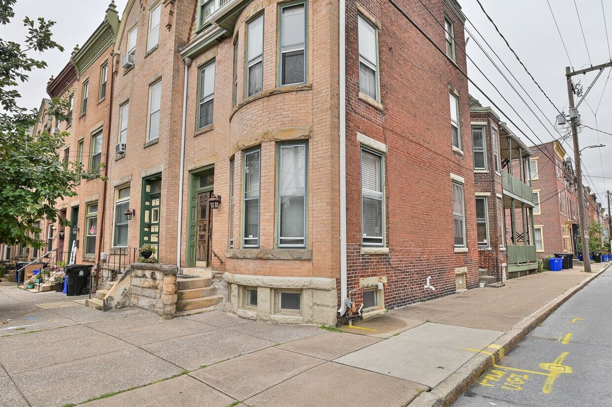 Foto principal - 242 Harris St