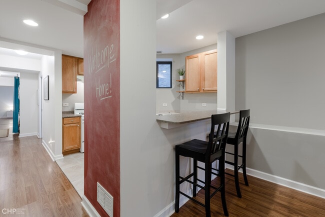 Building Photo - 4755 N Malden St